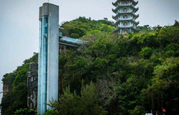 Hệ thống thang m&aacute;y l&ecirc;n đỉnh Thủy Sơn tại danh thắng Ngũ H&agrave;nh Sơn Đ&agrave; Nẵng