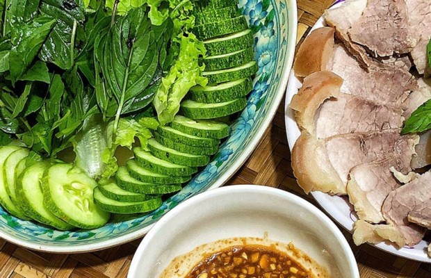 Đĩa rau rừng Sơn Tr&agrave;