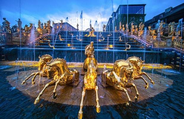 Th&aacute;c Thần Mặt Trời