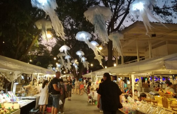 Chợ đ&ecirc;m Cicada