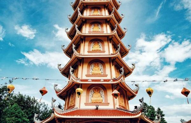 Bảo th&aacute;p X&aacute; Lợi 12 tầng tại Thiền viện Bồ Đề Đ&agrave; Nẵng với h&agrave;ng ng&agrave;n tượng Phật