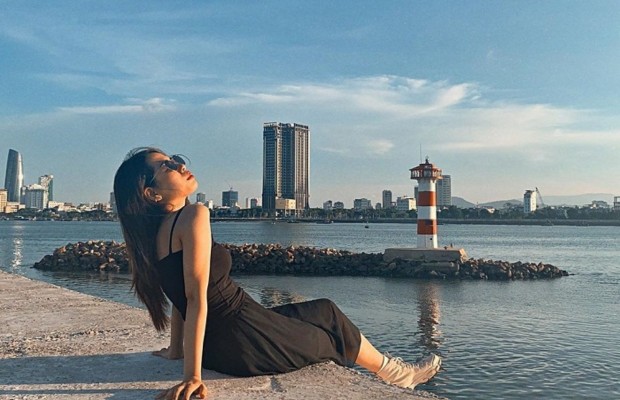 Check-in c&ugrave;ng ngọn hải đăng Thuận Phước