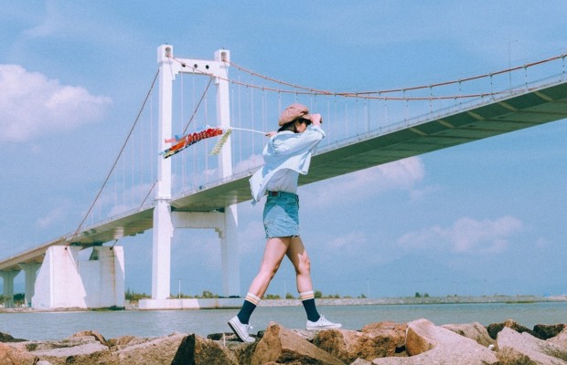 trải nghiệm cảm gi&aacute;c lộng gi&oacute; tại cầu 