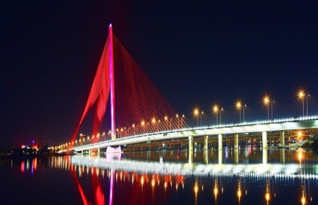 Cầu về đ&ecirc;m đ&egrave;n LED