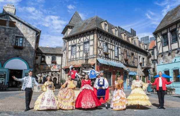 Ng&ocirc;i l&agrave;ng xứ Brittany