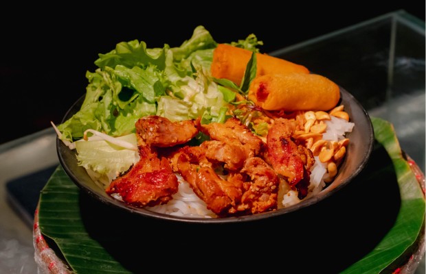 b&uacute;n thịt nướng đ&agrave; nẵng