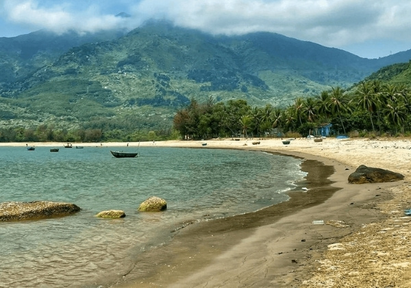 đi trốn tại L&agrave;ng V&acirc;n