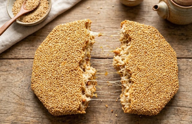 Miếng b&aacute;nh kh&ocirc; m&egrave; đặc sản đ&agrave; nẵng gi&ograve;n xốp