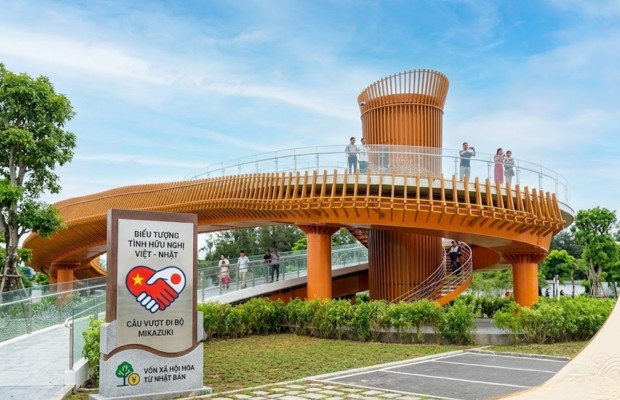 Cầu vượt biểu tượng cho t&igrave;nh hữu nghị Việt - Nhật