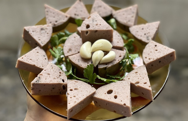 Chả b&ograve; B&agrave; Hường nổi tiếng với&nbsp;chất lượng cao cấp