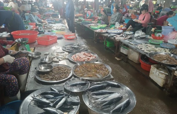 chợ hải sản tại đ&agrave; nẵng