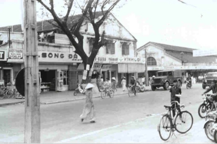 chợ h&agrave;n ng&agrave;y xưa
