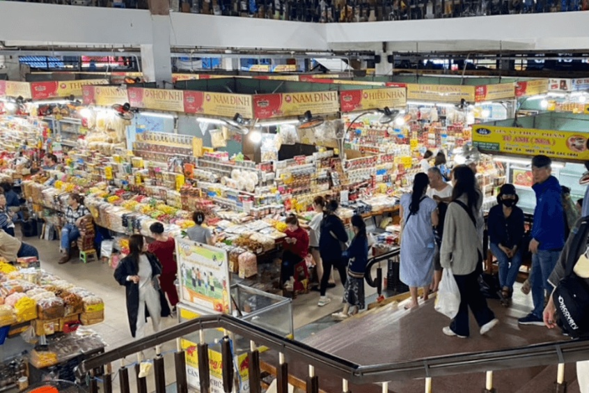 tầng trệt chợ h&agrave;n