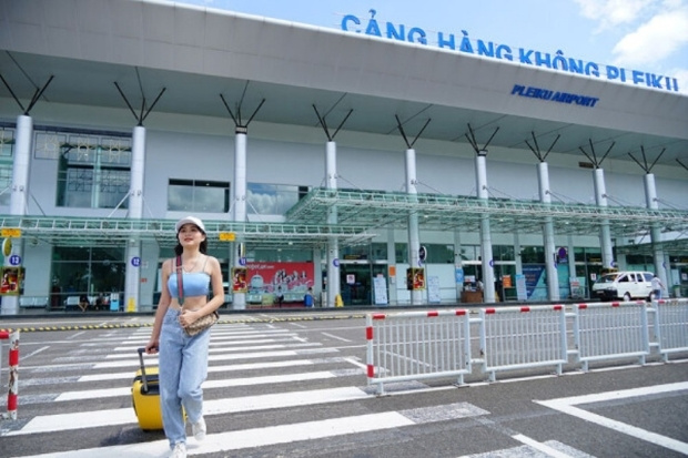 Du kh&aacute;ch dễ d&agrave;ng di chuyển đến Pleiku v&agrave; bắt đầu chuyến du lịch biển hồ Gia Lai bằng đường h&agrave;ng kh&ocirc;ng thuận tiện