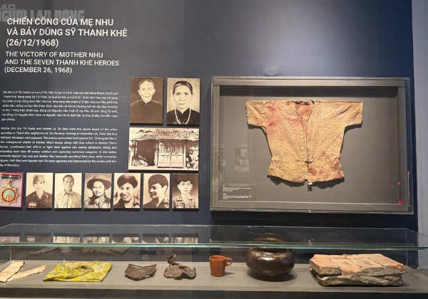 Kiến tr&uacute;c uy nghi&ecirc;m v&agrave; c&aacute;c hiện vật trưng b&agrave;y b&ecirc;n trong Bảo t&agrave;ng Đ&agrave; Nẵng