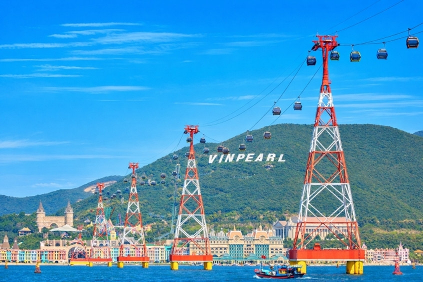 C&aacute;p treo Vinpearl Nha Trang vượt biển nối liền đất liền với đảo H&ograve;n Tre, đ&aacute;nh gi&aacute; l&agrave; một trong những tuyến c&aacute;p đẹp nhất Ch&acirc;u &Aacute;
