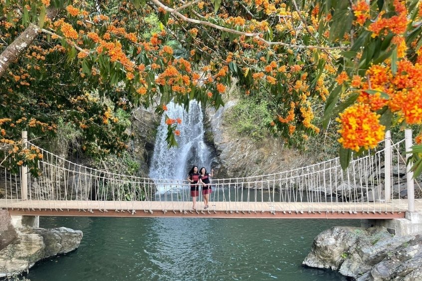 Check-in b&ecirc;n c&acirc;y cầu th&aacute;c Ti&ecirc;n&nbsp;d&acirc;y văng thơ mộng bắc ngang d&ograve;ng s&ocirc;ng