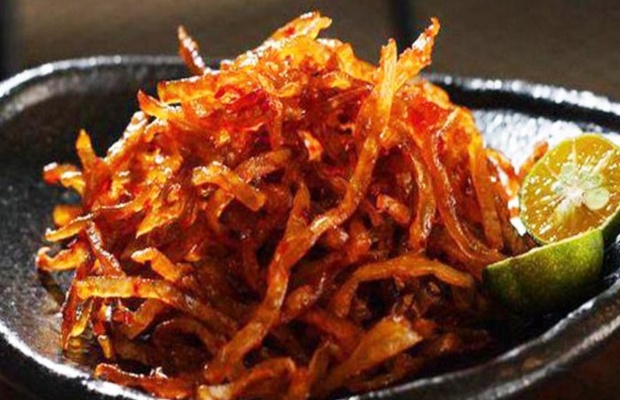 C&aacute; b&ograve; kh&ocirc; rim m&egrave; gi&ograve;n, thơm v&agrave; đậm vị