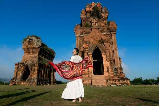 Th&aacute;p B&aacute;nh &Iacute;t Quy Nhơn