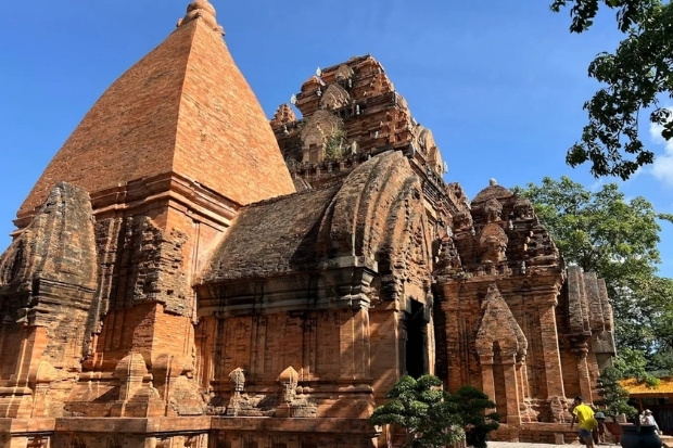 Th&aacute;p Nghinh Phong Tuy H&ograve;a