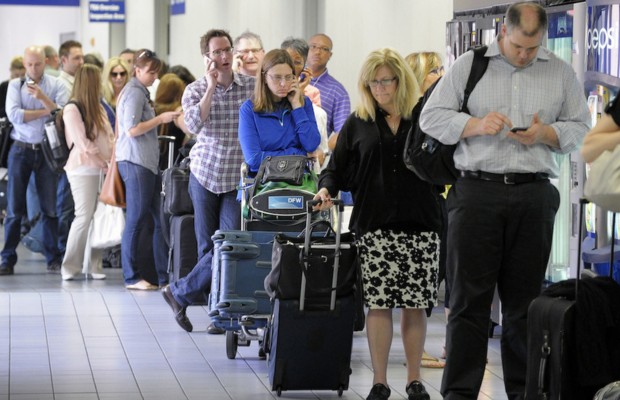 Nỗi lo về thời gian bay v&agrave; qu&aacute; cảnh mệt mỏi