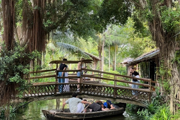 Vẻ đẹp truyền thống của những khu vườn Nam Bộ xưa ở vườn tr&aacute;i c&acirc;y V&agrave;m X&aacute;ng