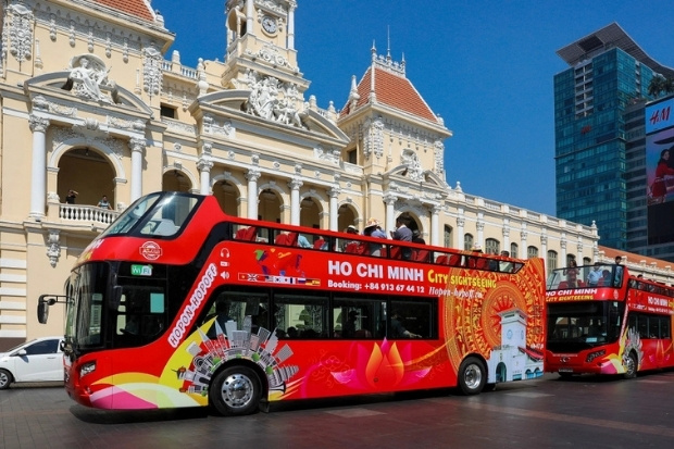 Xe bu&yacute;t hai tầng ở S&agrave;i G&ograve;n l&agrave; trải nghiệm kh&ocirc;ng n&ecirc;n bỏ lỡ khi gh&eacute; thăm th&agrave;nh phố