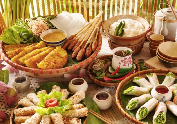 M&acirc;m đặc sản Đ&agrave; Nẵng đa dạng 