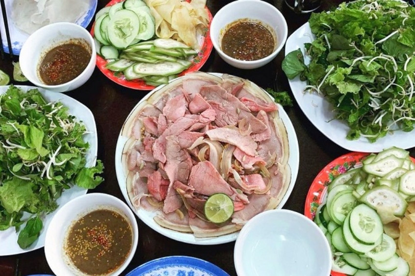 M&oacute;n ăn phổ biến v&agrave; đặc trưng của Đ&agrave; Nẵng
