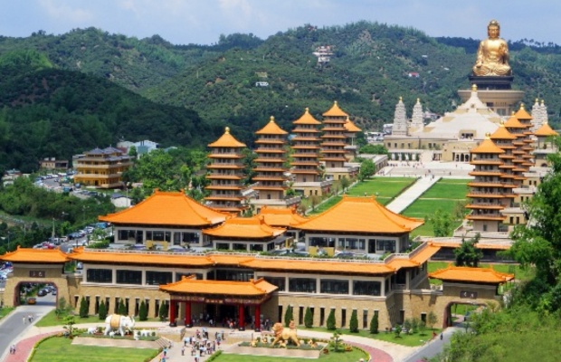 Th&agrave;nh phố Cao H&ugrave;ng hiện đại 