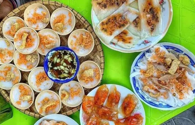 Phần nh&acirc;n t&ocirc;m thịt phủ k&iacute;n mặt b&aacute;nh v&ocirc; c&ugrave;ng h&agrave;o ph&oacute;ng, đặc trưng ri&ecirc;ng của qu&aacute;n b&aacute;nh b&egrave;o Nhung Đ&agrave; Nẵng.

B&aacute;nh b&egrave;o C&ocirc; Mai Đ&agrave; Nẵng