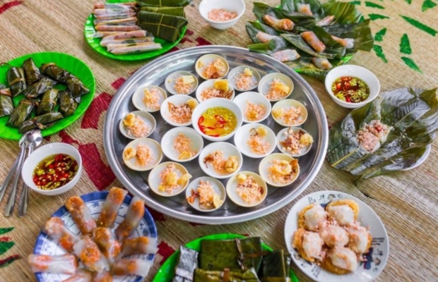 Sức hấp dẫn kh&oacute; cưỡng từ những ch&eacute;n b&aacute;nh b&egrave;o mộc mạc, đậm chất qu&ecirc;