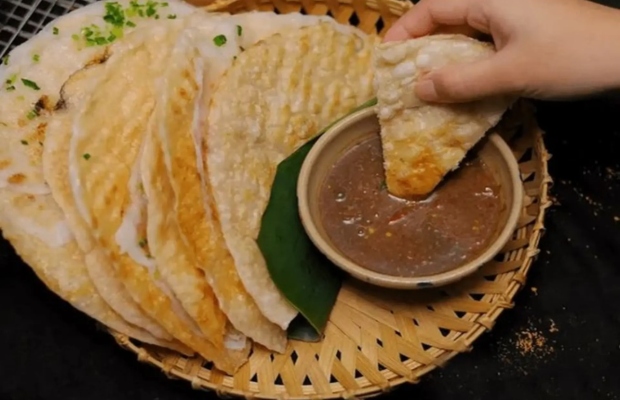 Qu&aacute;n b&aacute;nh đập Đ&agrave; Nẵng l&acirc;u năm, chuẩn vị địa phương