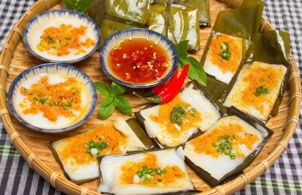 Đĩa b&aacute;nh b&egrave;o nậm lọc Đ&agrave; Nẵng n&oacute;ng hổi tại qu&aacute;n B&eacute; Loan