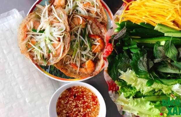 B&aacute;nh x&egrave;o n&oacute;ng hổi vừa đổ tại qu&aacute;n