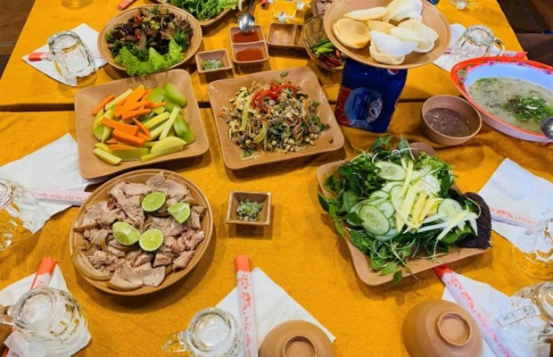 Đĩa b&ecirc; thui tại qu&aacute;n 100 Điện Bi&ecirc;n Phủ Đ&agrave; Nẵng