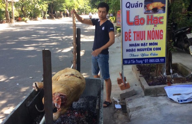 Đặc sản b&ecirc; thui tại qu&aacute;n L&atilde;o Hạc Đ&agrave; Nẵng