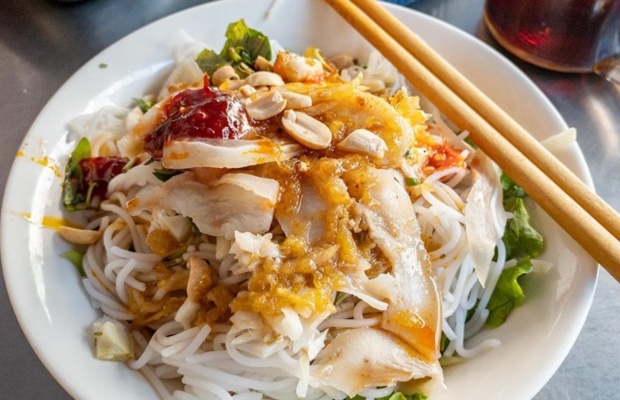 B&uacute;n mắm n&ecirc;m l&ograve;ng &ldquo;độc lạ&rdquo;