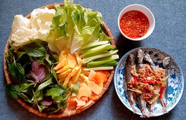 Cá nục cuốn bánh tráng Đà Nẵng: Quán ngon chuẩn vị địa phương