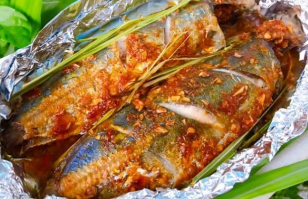 C&aacute; nục nướng giấy bạc thơm ngon tại Đ&agrave; Nẵng