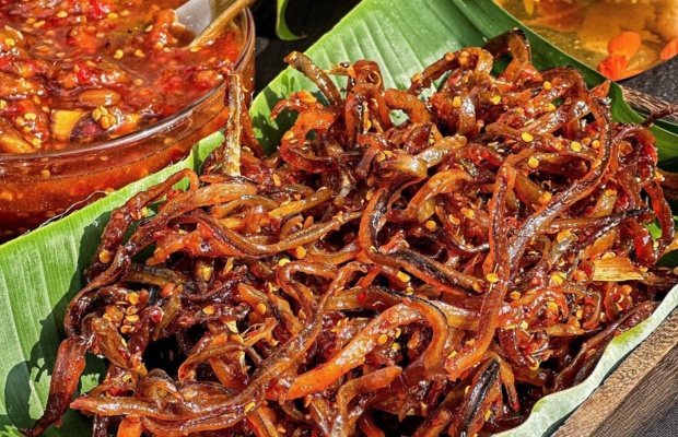 Thưởng thức c&aacute; thiều que Đ&agrave; Nẵng đ&uacute;ng chuẩn (Nguồn: Internet)