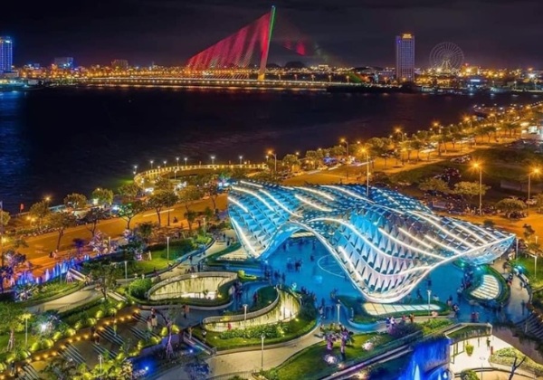 Kiến tr&uacute;c m&aacute;i v&ograve;m hiện đại tại c&ocirc;ng vi&ecirc;n APEC v&agrave;o buổi tối