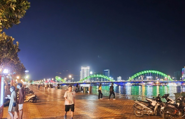 Khu vực trung t&acirc;m với nhiều hoạt động du lịch v&agrave; giải tr&iacute; về đ&ecirc;m