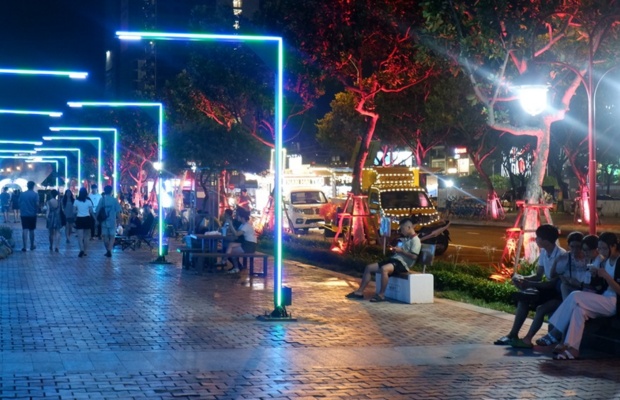 Hệ thống &aacute;nh s&aacute;ng v&agrave; trang tr&iacute; tạo n&ecirc;n nhiều g&oacute;c chụp ấn tượng 