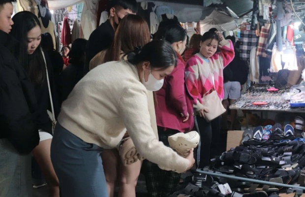 Những m&oacute;n đồ "độc bản" gi&aacute; hời d&agrave;nh cho c&aacute;c t&iacute;n đồ m&ecirc; phong c&aacute;ch vintage