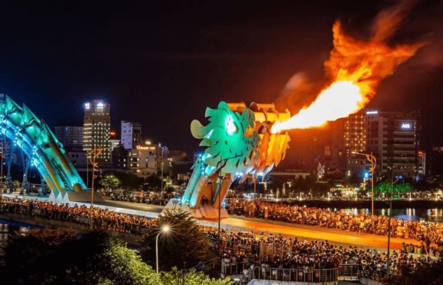 Vị tr&iacute; khu chợ gần Cầu Rồng v&agrave; s&ocirc;ng H&agrave;n, rất thuận tiện di chuyển