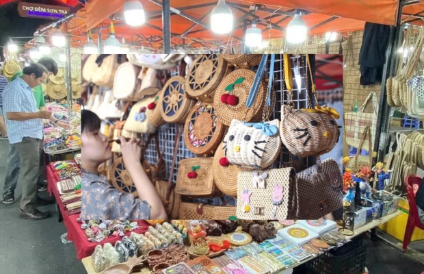 C&aacute;c gian h&agrave;ng qu&agrave; lưu niệm v&agrave; đặc sản phong ph&uacute; tại khu chợ
