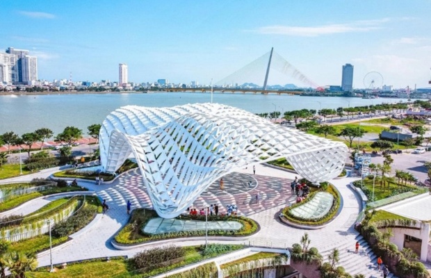 Thiết kế m&aacute;i v&ograve;m uốn lượn độc đ&aacute;o lấy cảm hứng từ h&igrave;nh ảnh c&aacute;nh diều bay cao