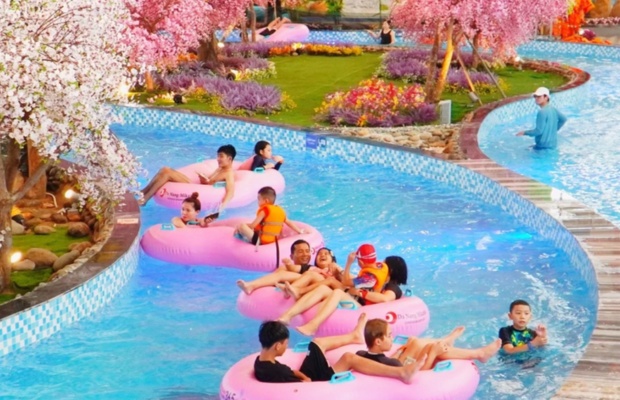 To&agrave;n cảnh khu vui chơi nước trong nh&agrave; tại Mikazuki Water Park 365