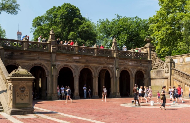 Bethesda Terrace sở hữu kiến tr&uacute;c hai tầng tinh xảo&nbsp;